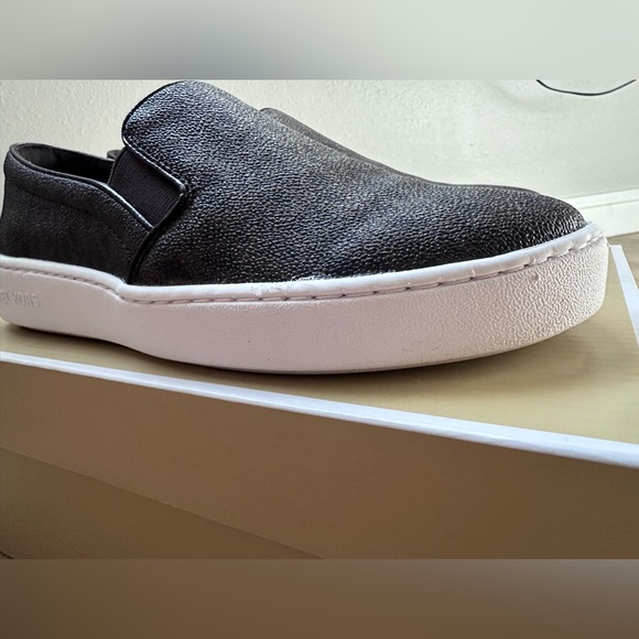 Michael Kors Slip on Shoe Size 7 1/2 in brown MK design - Picture 3 of 12